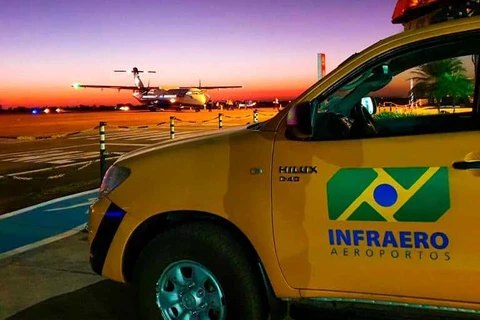 Geada congela asa de avião e voo é cancelado no Paraná