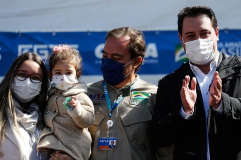 Em Ponta Grossa, governador entrega 454 casas e destaca trabalho intenso pela habitação