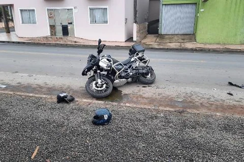 Motorista foge após bater em moto em Imbituva