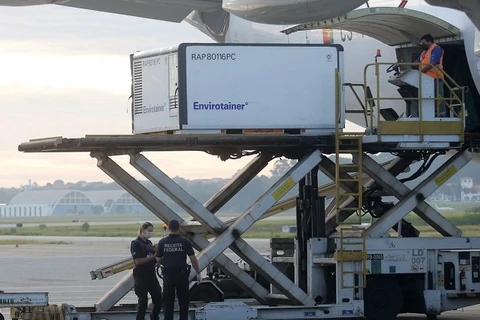 Butantan recebe matéria-prima para 8 milhões de doses de vacina