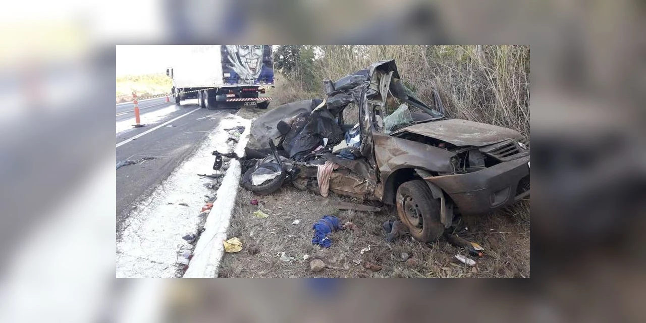 Pai, mãe e quatro filhos perdem a vida após acidente em rodovia de MG