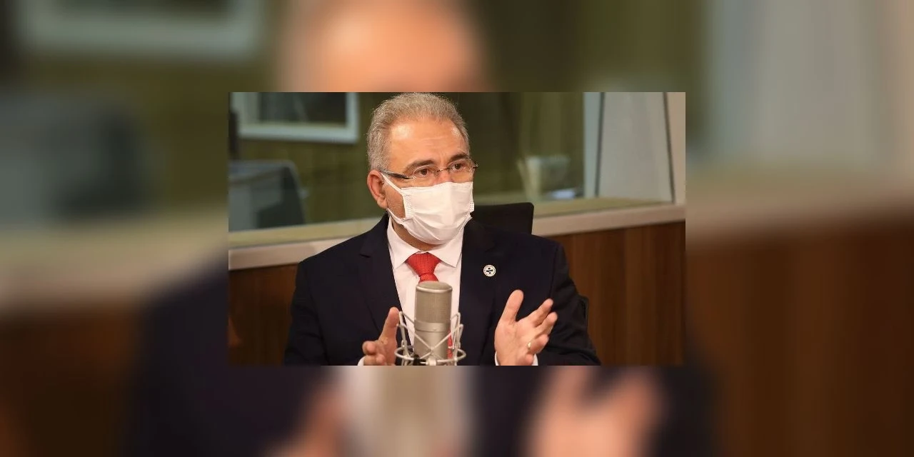 População adulta deve estar 100% vacinada até outubro, diz Queiroga