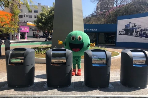 PG coloca em funcionamento primeira lixeira subterrânea da cidade