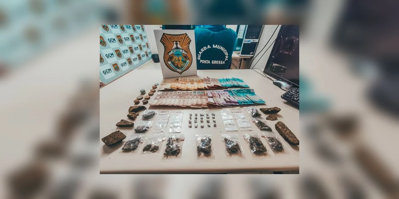 Adolescente é apreendido suspeito de comercializar maconha, crack e cocaína em PG