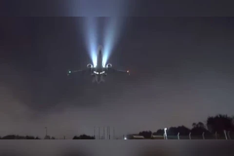 Nevoeiro faz avião jumbo arremeter no aeroporto Afonso Pena; vídeo