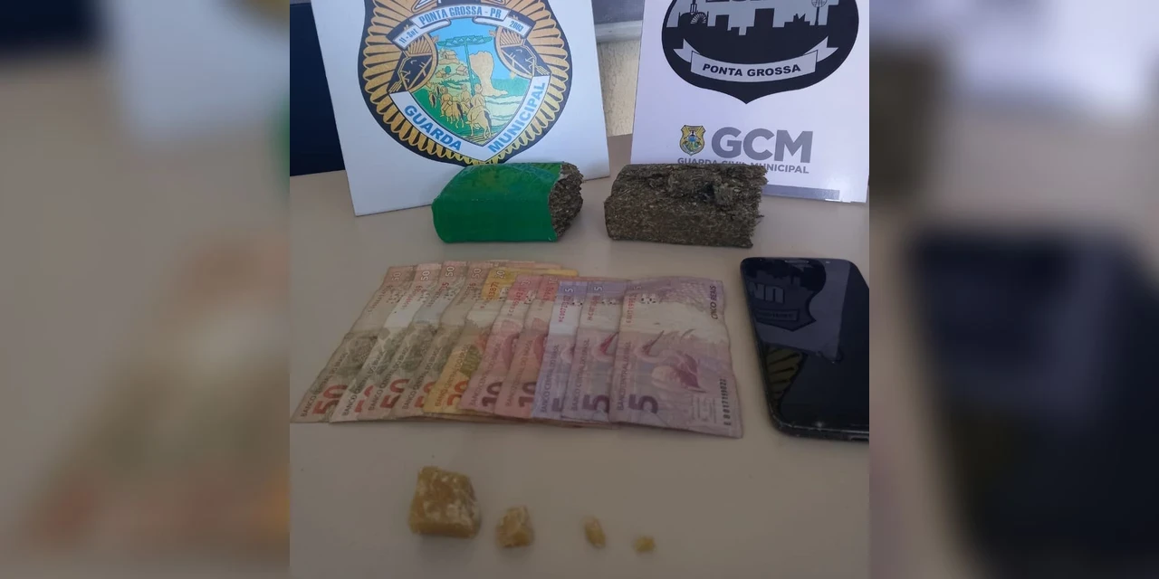 Mulher é detida com tabletes de maconha e porções de crack no Borsato, em PG