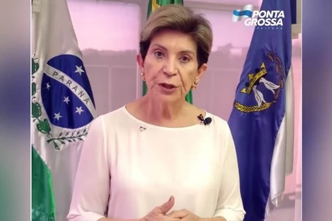 Prefeita Elizabeth faz pronunciamento sobre situação da saúde