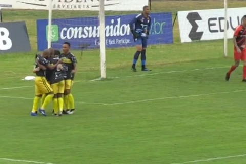 FC Cascavel bate o Athletico e vai à final do Paranaense contra o Londrina