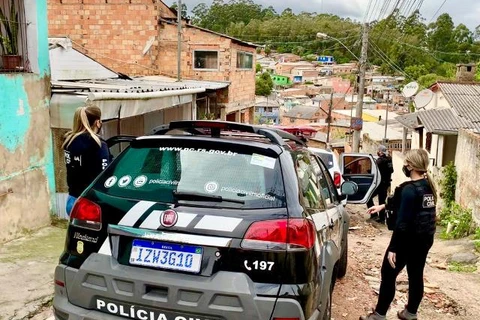 Homem é preso suspeito de manter esposa e filhos em cárcere privado