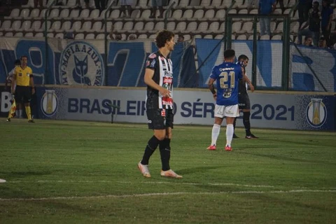 Em jogo polemico, Operário empata com o Cruzeiro jogando fora de casa