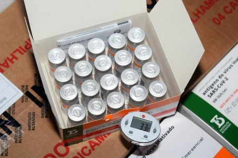 Mais 360,8 mil doses de vacinas contra a Covid-19 chegam ao Paraná neste sábado