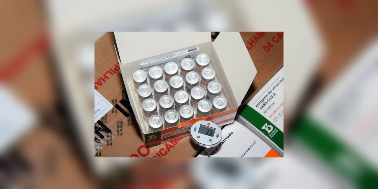 Mais 360,8 mil doses de vacinas contra a Covid-19 chegam ao Paraná neste sábado