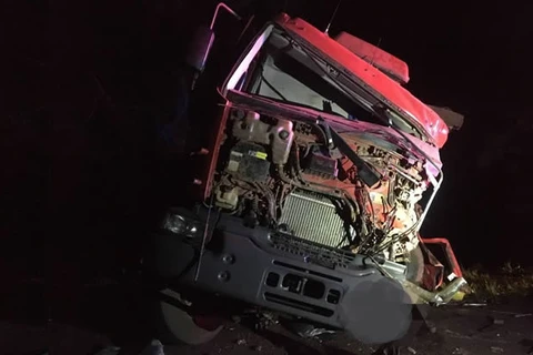 Motorista morre ao realizar ultrapassagem proibida e bater de frente com caminhão na BR 277; diz PRF