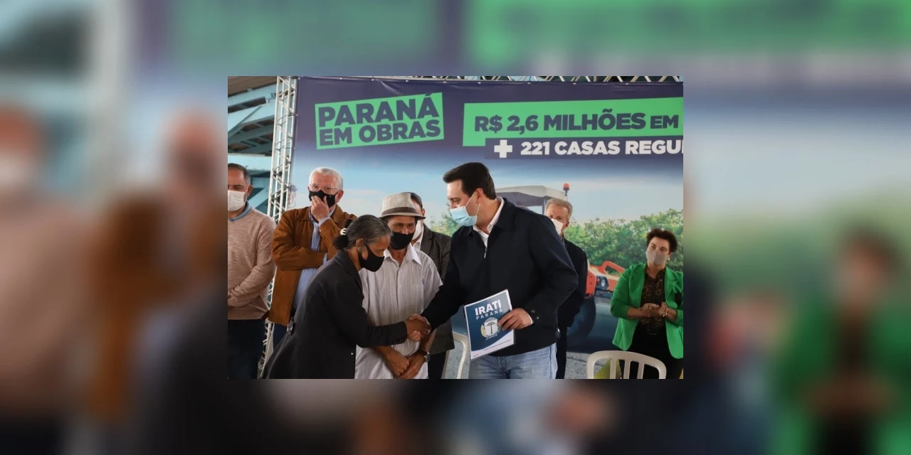 Governador entrega títulos de propriedade e libera pavimentação da área industrial de Irati