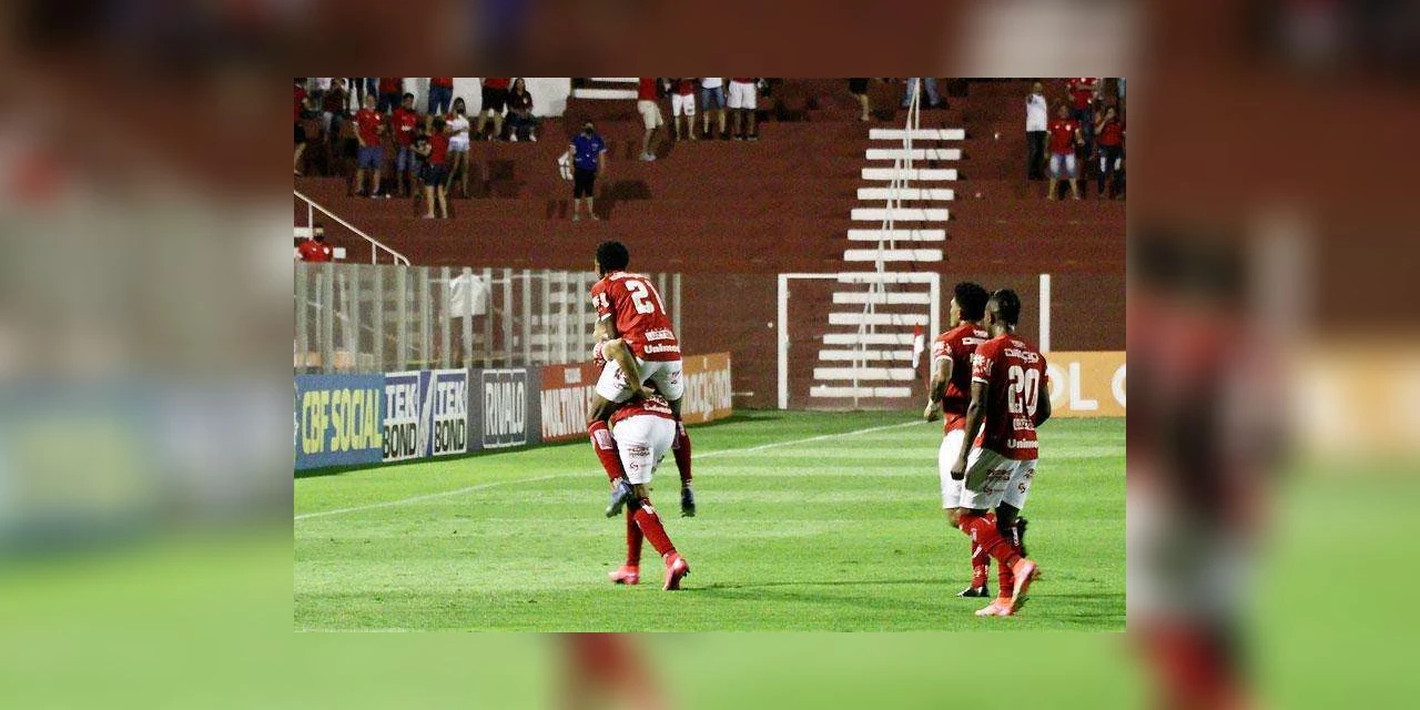 Após sete jogos sem vencer, Operário se complica ainda mais na Série B