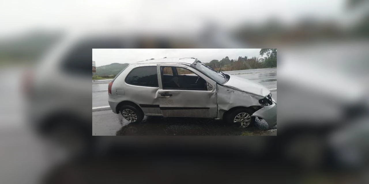 Duas pessoas ficam feridas em capotamento de automóvel na PR-151, em Castro
