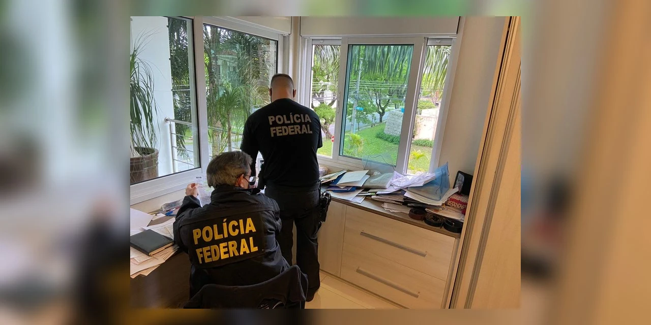 PF desarticula grupo criminoso por lavagem de dinheiro do tráfico internacional de drogas em PG e Curitiba