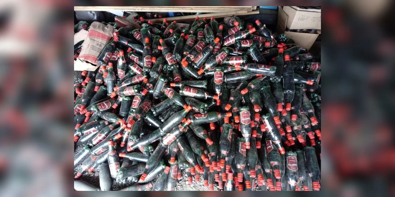 Policia recupera parte de carga de vinhos saqueada após acidente com morte em Palmeira