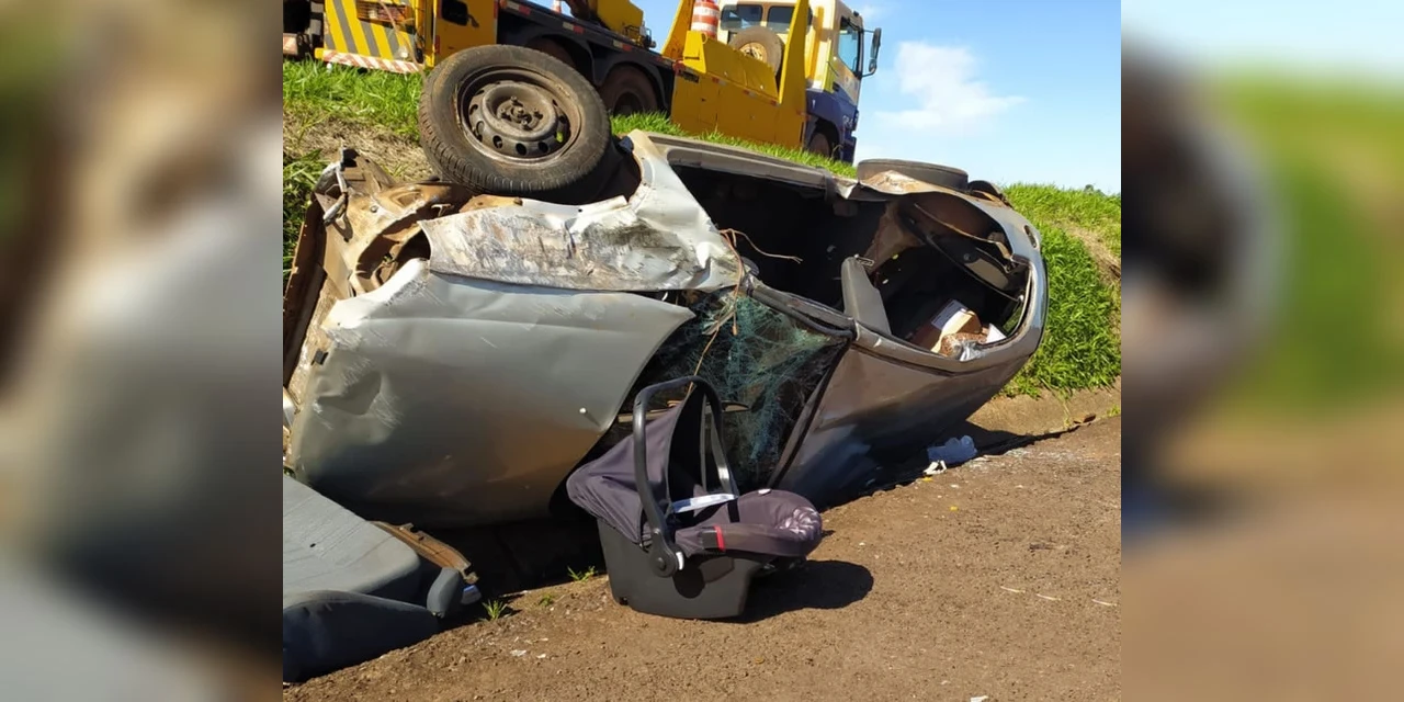Cadeirinha salva vida de bebê de um ano em acidente no Paraná