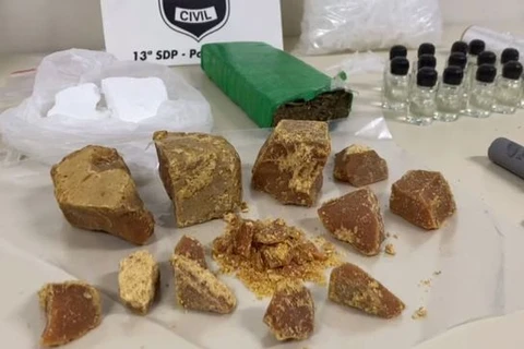 Operação da Policia Civil apreende entorpecentes e duas pessoas em Ponta Grossa