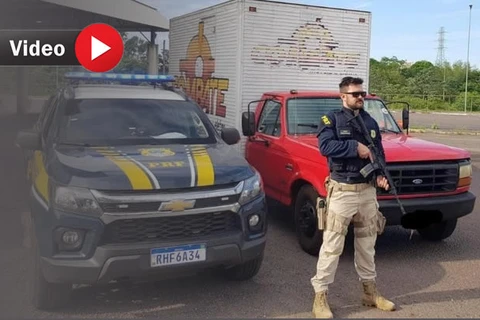 VÍDEO: Homem é preso e camionete roubada é recuperada pela PRF, em Guaira