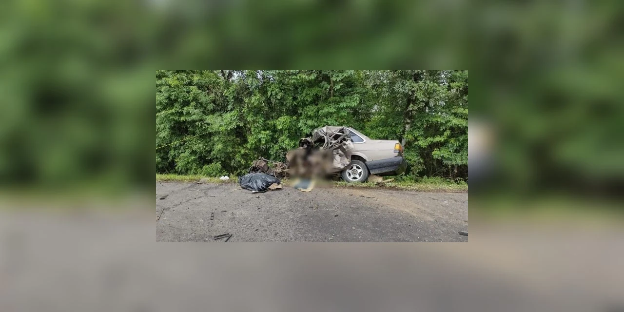 Colisão frontal entre caminhão e automóvel faz uma vitima fatal na BR-373, em Prudentópolis