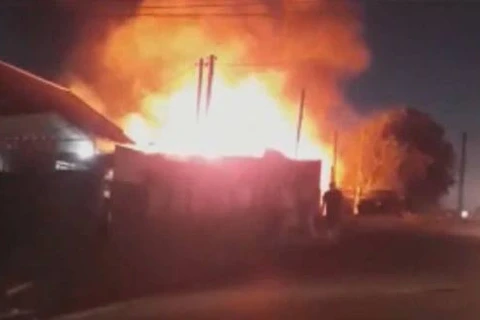 Incêndio destrói casa no bairro Ronda, em Ponta Grossa; vídeo!