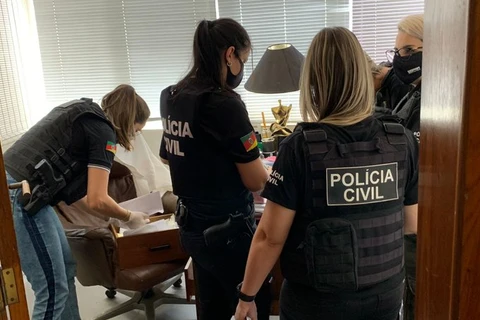 Policia Civil prende cirurgião plástico acusado de abusar de nove mulheres no RS