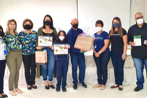 Redação e Desenho caprichados garantem notebook e materiais para alunos em concurso