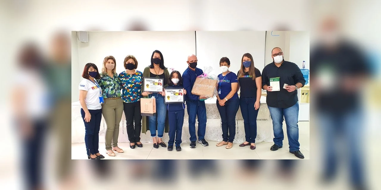 Redação e Desenho caprichados garantem notebook e materiais para alunos em concurso