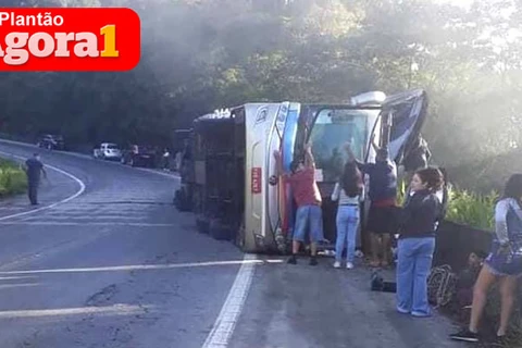 Acidente com ônibus em rodovia de SP deixa mortos e vários feridos