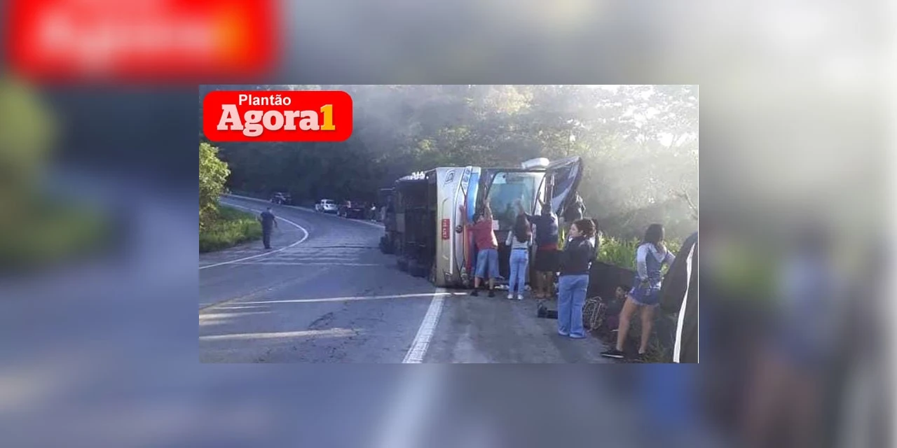 Acidente com ônibus em rodovia de SP deixa mortos e vários feridos