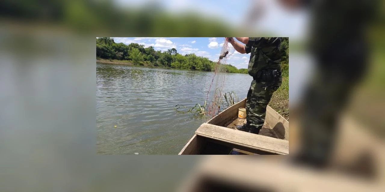 Força Verde apreende quase 120 metros de redes de pesca no rio Iguaçu