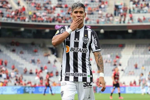 Atlético-MG vence em Curitiba e amplia vantagem na ponta