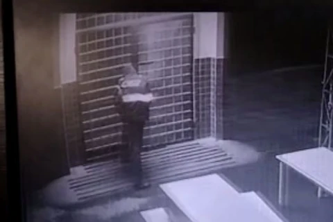 Câmeras de segurança registram furto em escola de PG; suspeito foi preso