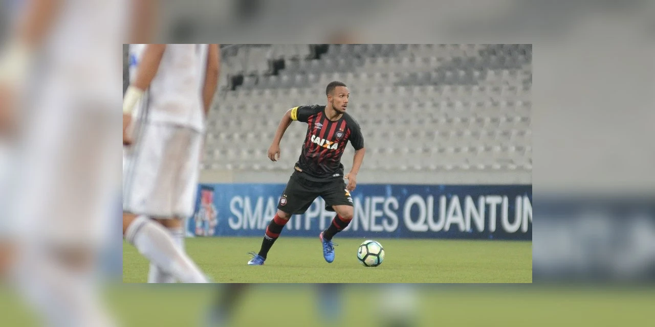 Ex-Athletico e Coritiba, Riuler morre aos 23 anos vitima de infarto