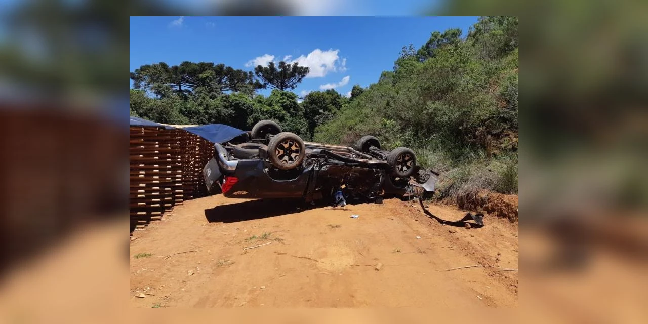 Capotamento deixa dois feridos na Souza Naves, em PG