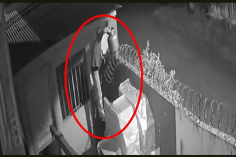 Câmera flagra ladrão furtando botijão de gás no Jardim Maracanã, em Ponta Grossa