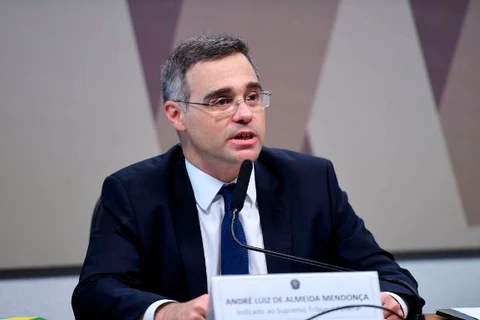 Senado aprova indicação de André Mendonça ao STF