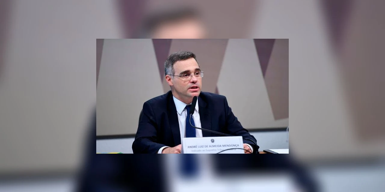 Senado aprova indicação de André Mendonça ao STF