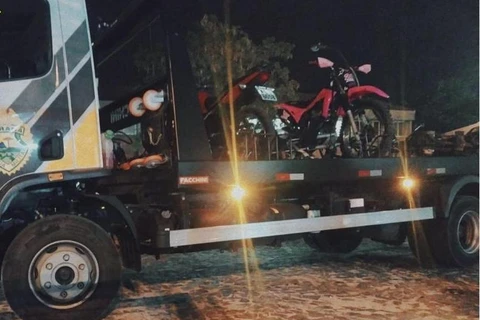 Homem que estava vendendo motocicleta roubada pela internet é preso em bairro de PG