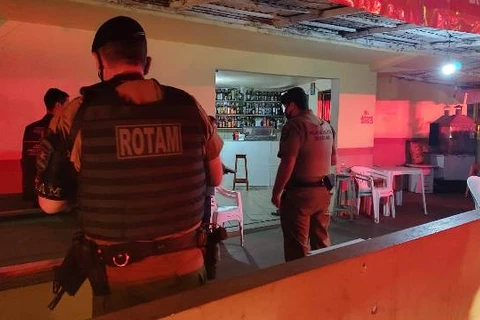 "Operação Aifu”, da PM, realiza fiscalização em estabelecimentos na região dos Campos Gerais