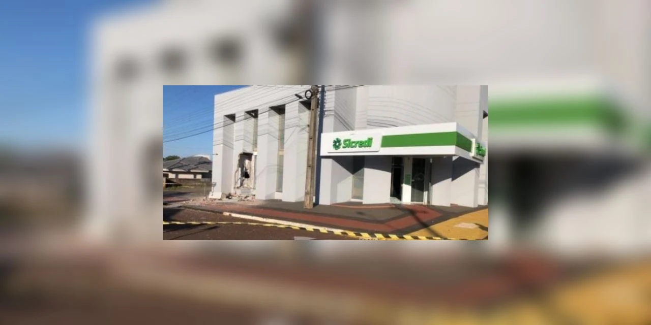 Assaltantes explodem agencia bancaria do Sicredi no interior do Paraná