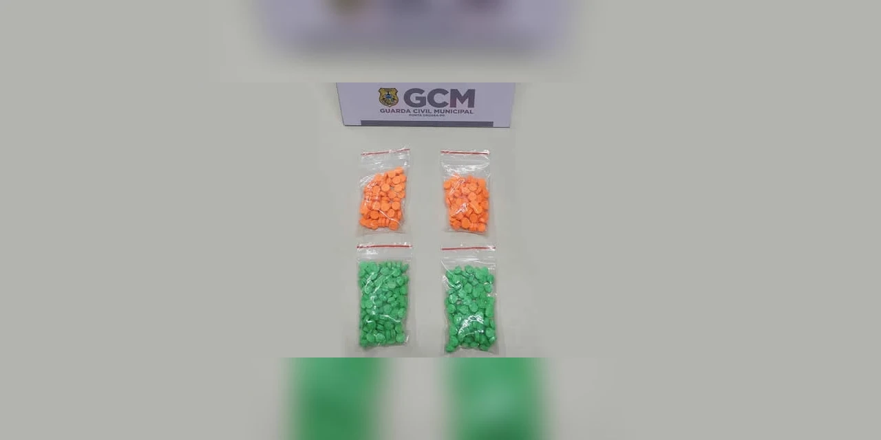 Suspeito de trafico foge e abandona embalagem com 350 comprimidos de ecstasy, em PG