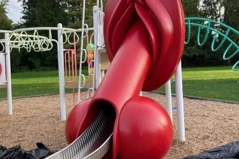 É#FAKE - Governo gaúcho não instalou brinquedo erótico em parque infantil