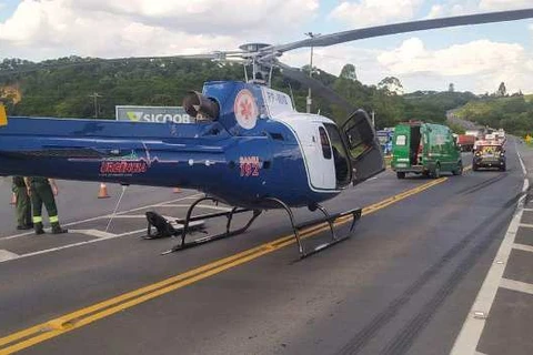 Jovem de 18 anos fica em estado grave após acidente entre carro e caminhão, em Imbituva