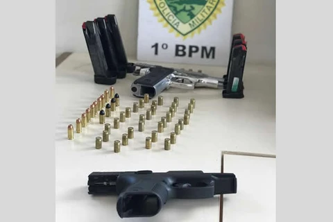 Mulher é detida por ameaçar marido com arma de fogo em bairro de PG