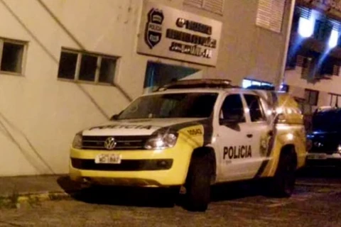 Homem de 53 anos agride a esposa de 19 e acaba preso pela PM