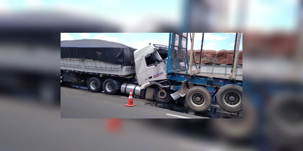 Colisão múltipla causa mais de 3 quilômetros de fila em Ponta Grossa