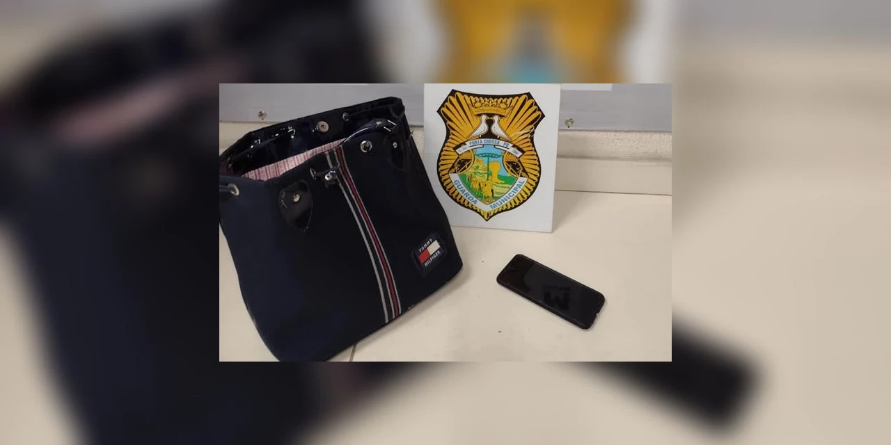 Mulher tem a bolsa roubada na madrugada, em PG